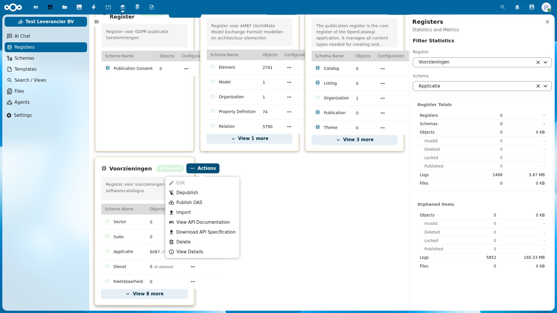 Het actiemenu van een register met opties zoals Import, Download API Specification en meer
